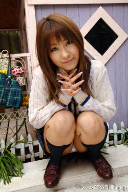 龙纹身女孩