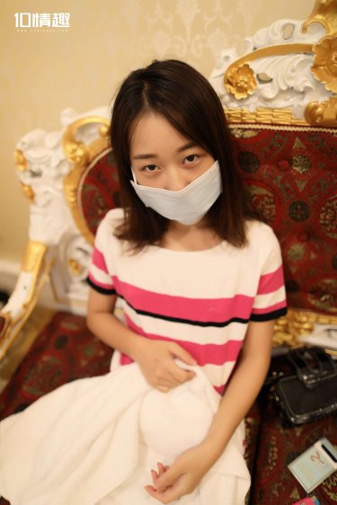 豪放的女大兵